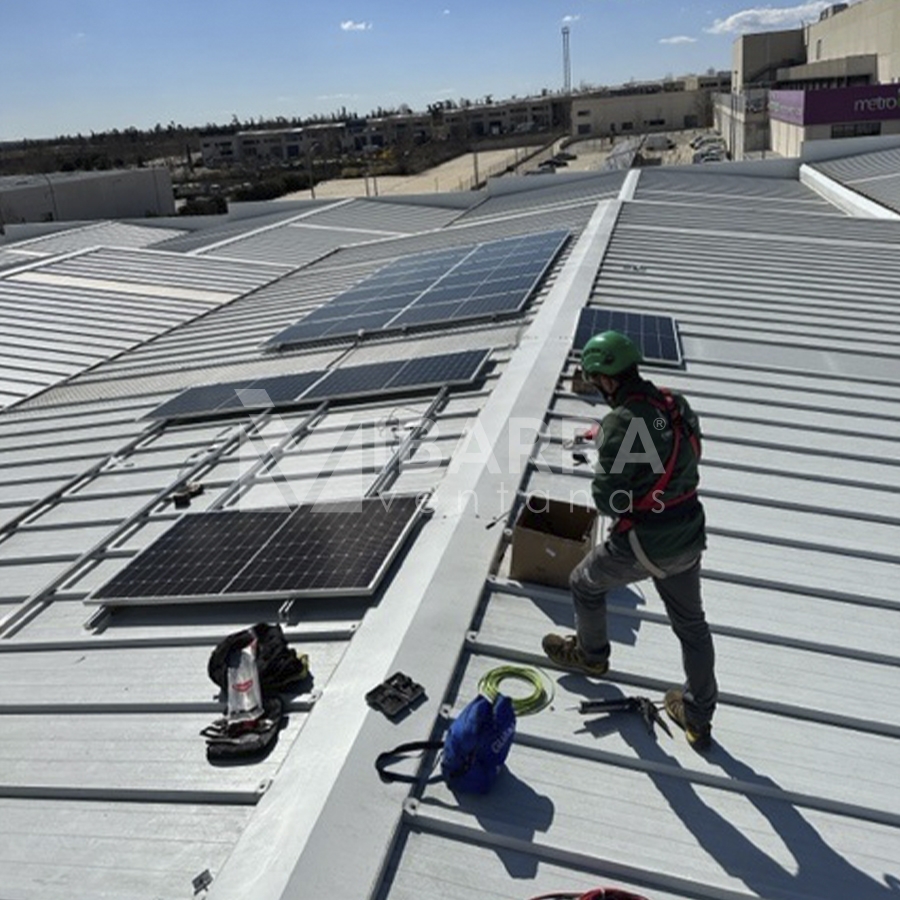 Foto “”  de la galería Instalación de placas solares en nuestras instalaciones | Ibarra Ventanas
