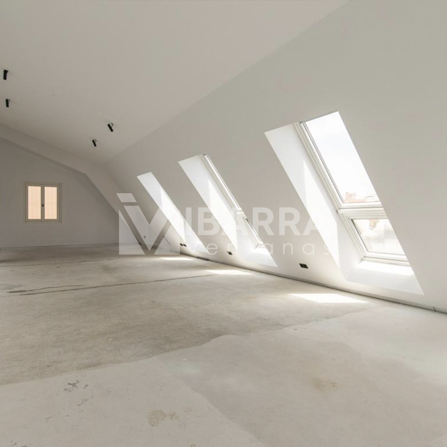Foto “plaza-marques-salamanca-3”  de la galería Instalación de techo móvil y ventanas VELUX | Ibarra Ventanas